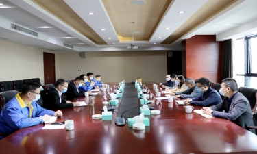 平湖市委常委、宣傳部長沈志鳳蒞臨景興紙業(yè)調(diào)研疫情防控和復(fù)工復(fù)產(chǎn)情況