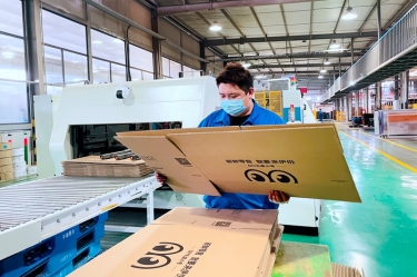 助力守“滬”，同心抗“疫”|  平湖景包高質(zhì)、保量趕制上海民生保障物資的配套紙箱