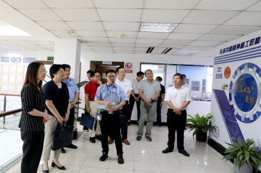 2020年7月14日，時(shí)任浙江省總工會(huì)黨組成員、副主席張衛(wèi)華一行蒞臨景興紙業(yè)調(diào)研推進(jìn)新時(shí)代產(chǎn)業(yè)工人隊(duì)伍建設(shè)改革工作