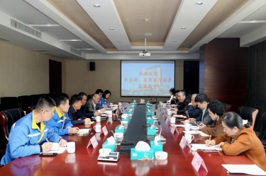 商務(wù)部駐杭特辦特派員劉福學(xué)攜浙江省商務(wù)廳黨組成員、總經(jīng)濟師朱軍一行蒞臨景興紙業(yè)考察調(diào)研