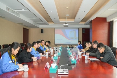 市委常委、宣傳部部長沈志鳳蒞臨景興紙業(yè)慰問高端人才