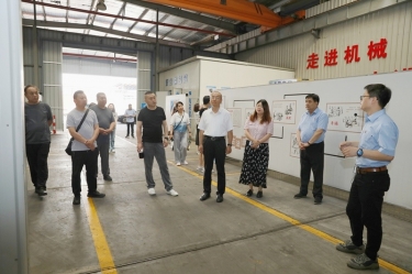 實(shí)地觀摩促交流 技能賦能助發(fā)展 | 山東省淄博市淄川區(qū)總工會黨組成員、副主席馮進(jìn)明一行蒞臨景興紙業(yè)調(diào)研交流